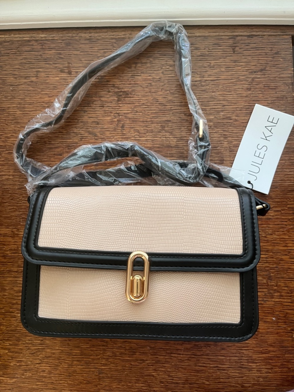 Jules Kae Small Beige/Black Crossbody Bag Turn Lock Gold
Hardware